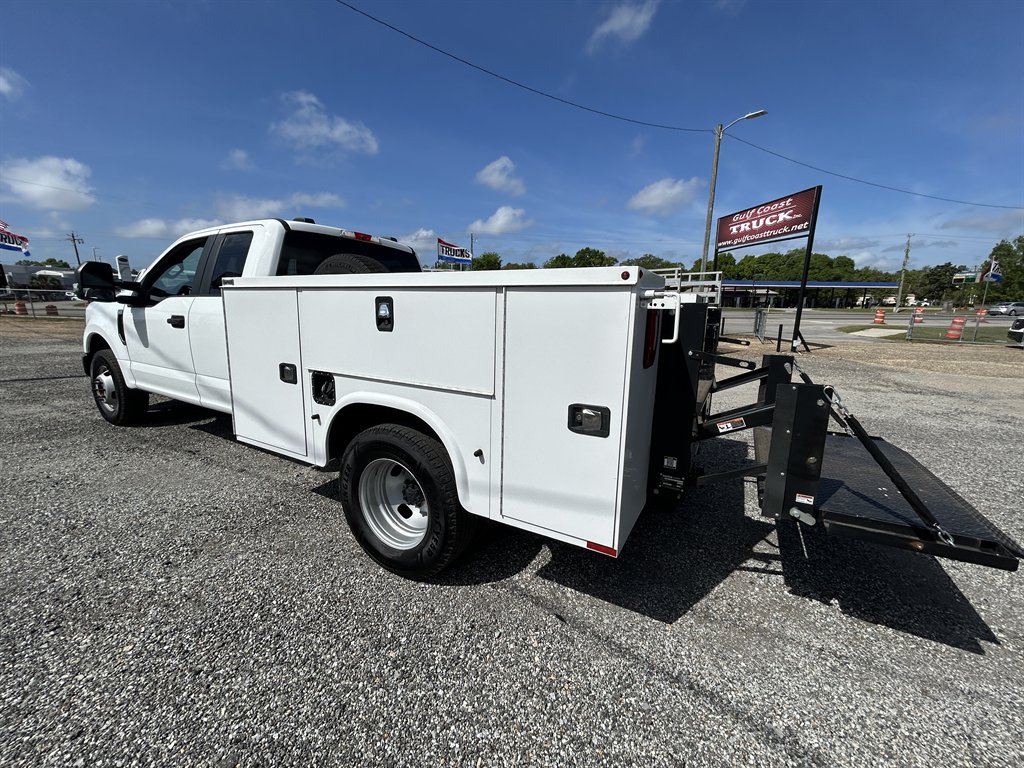 2022 Ford F-350 Super Duty XL - Photo 8