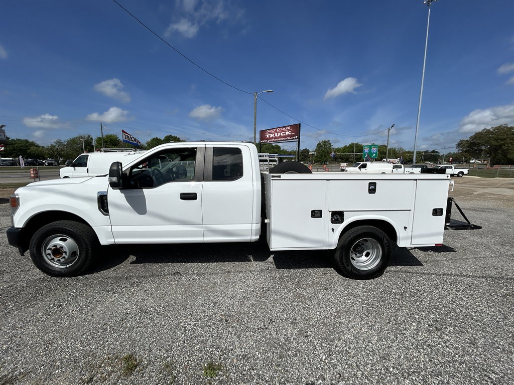 2022 Ford F-350 Super Duty XL - Photo 9
