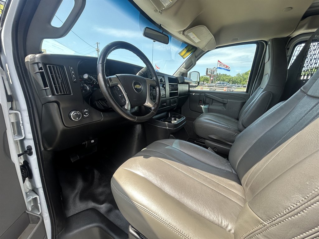 2017 Chevrolet Express Cargo Work Van - Photo 9