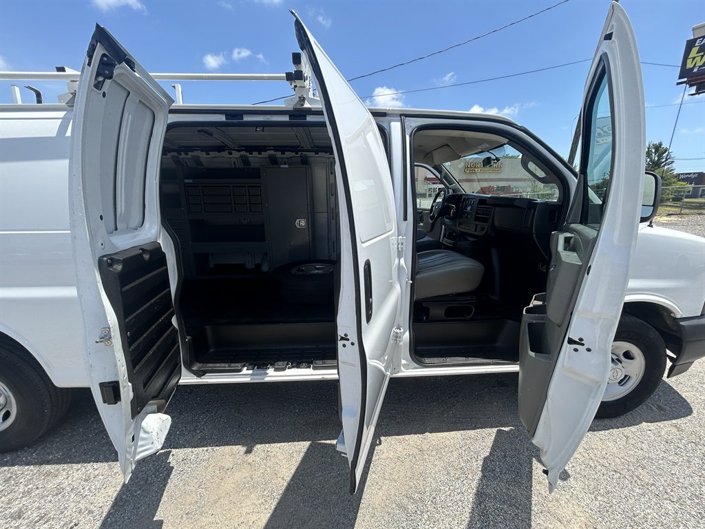 2017 Chevrolet Express Cargo Work Van - Photo 18