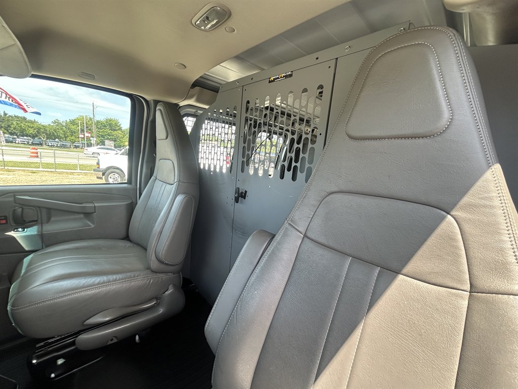 2017 Chevrolet Express Cargo Work Van - Photo 11